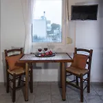 Coastal Apartments - Cozy Seaside Stay In Volos Appartement