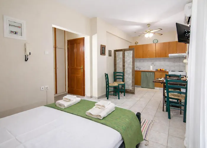 Coastal Apartments - Cozy Seaside Stay In Volos Apartman *