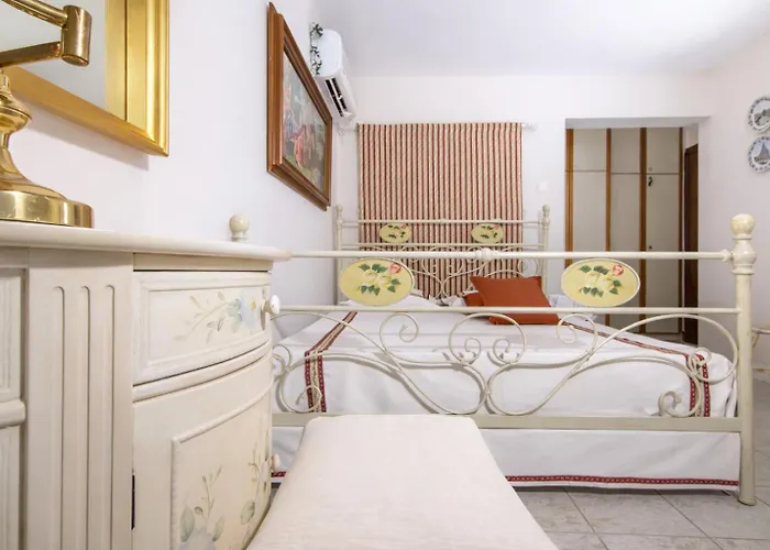 Coastal Apartments - Cozy Seaside Stay In Volos Apartman