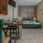 Coastal Apartments - Cozy Seaside Stay In Volos