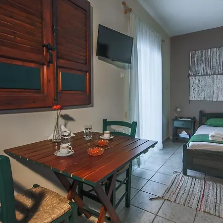 Coastal Apartments - Cozy Seaside Stay In Volos Apartment