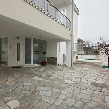 Coastal Apartments - Cozy Seaside Stay In Volos