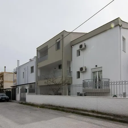 Apartament Coastal Alykes Wolos