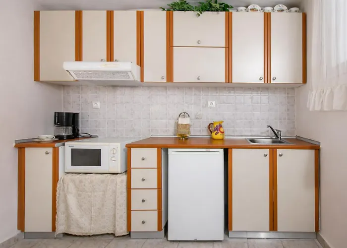 Coastal Apartments - Cozy Seaside Stay In Volos Волос