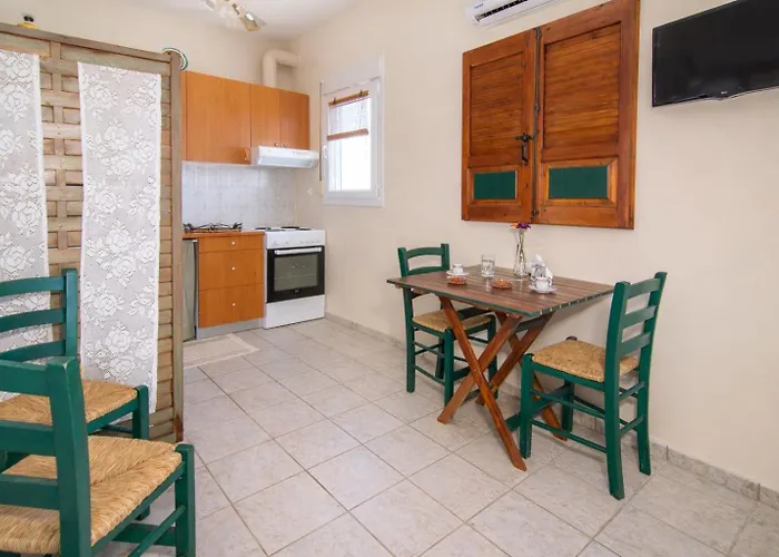 Coastal Apartments - Cozy Seaside Stay In Volos Апартаменты