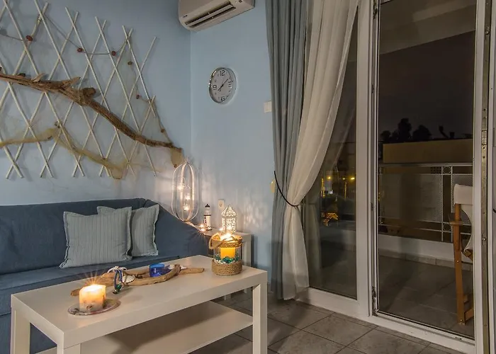 Coastal Apartments - Cozy Seaside Stay In Volos Apartment *