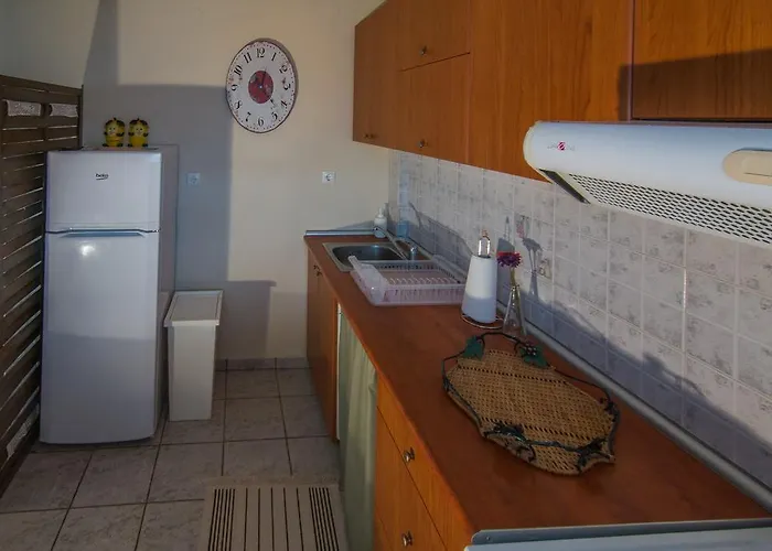 Coastal Apartments - Cozy Seaside Stay In Volos Apartment